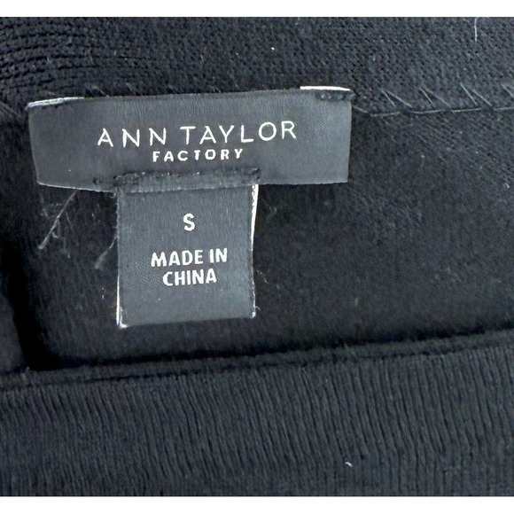 Ann‎ Taylor Factory Black Long Sleeve Ribbed Knit Bell Sleeve Top Sz Sm Preppy - Picture 4 of 8